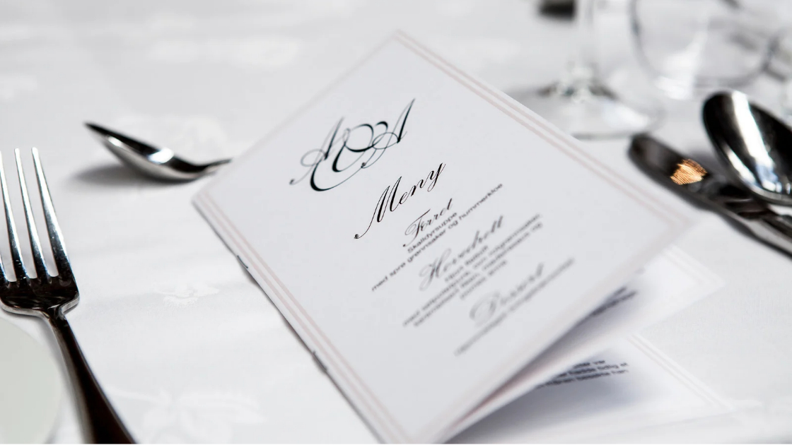 Jak przemyślane karty menu wpływają na decyzje gości i pomagają restauracjom zwiększać sprzedaż wybranych dań